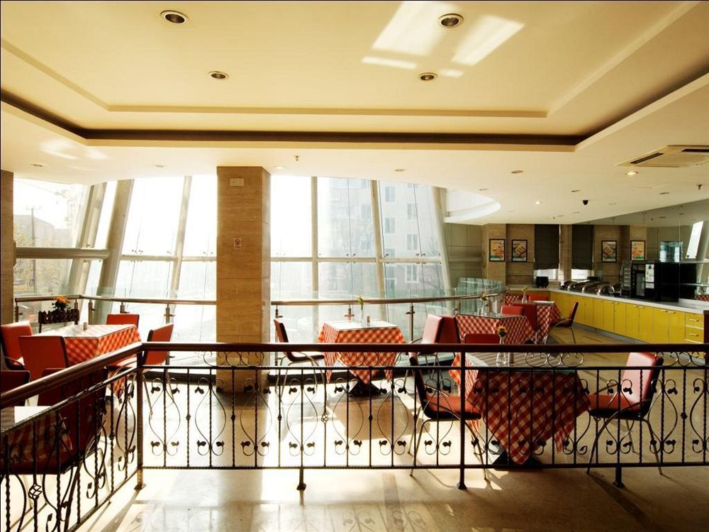 Jingjiang Inn Shanghai Caobao Railway Station מראה חיצוני תמונה